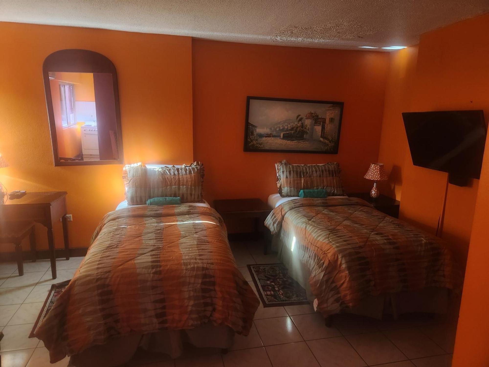 Turtle Towers Apartment Ocho Rios Exterior photo